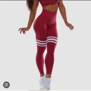 Burgundy bombshell leggings
